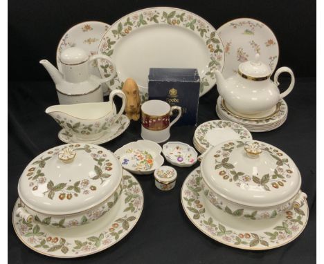 Wedgwood ‘Strawberry Hill’ part dinner service comprised of; a meat dish, two large dinner plates, six medium plates, six sid