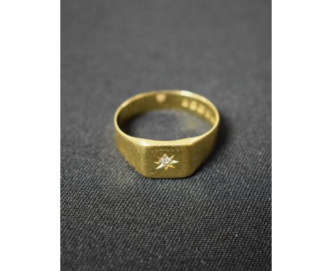 An 18ct gold diamond set gent's signet ring, 6.5g 