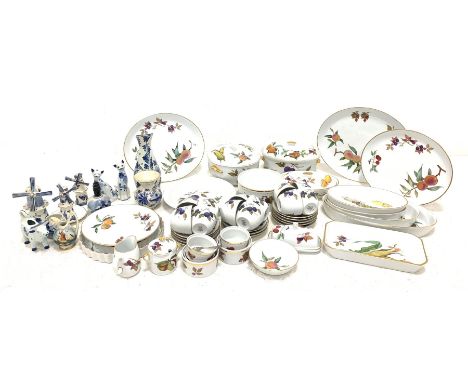 Royal Worcester Evesham table and oven ware including tureens, serving dishes, ramekins, butter dish, dinner ware etc togethe
