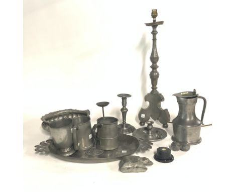PEWTER, A GROUP INCLUDING TANKARDS, ALTAR LAMP, CANDLESTICK AND SUNDRY