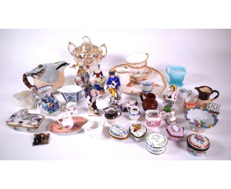 CERAMICS INCLUDING A STAFFORDSHIRE TEA POT (QTY)Formed as a bird, 12cm high, a group of modern trinket boxes, miniature jugs 