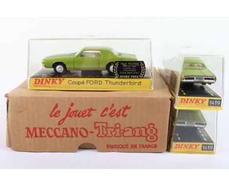 French Dinky Toys Trade box 1419 Coupe Ford Thunderbird, card box containing three Ford Thunderbird cars, metallic green, bat