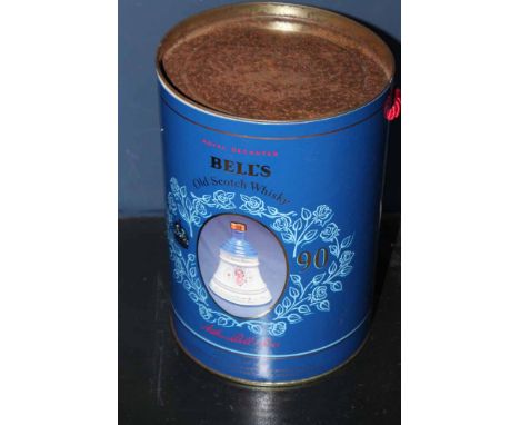 BELL'S DECANTERS - HM QUEEN ELIZABETH II AND QUEEN MOTHER
Blended Scotch Whisky in ceramic Wade decanters. Comprises of: 90th