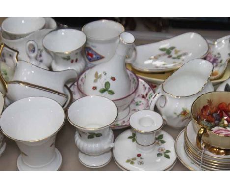 COLLECTION OF CERAMICS
including Wedgwood, Royal Worcester and Aynsley 