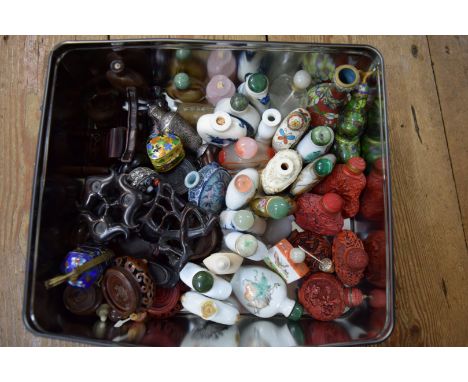 A collection of Chinese snuff bottles, to include cinnabar, rock crystal, jade, cloisonne, agate and other porcelain examples