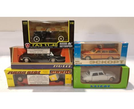 Russian Diecast, a boxed Group of 1:43 Scale Vehicles. Although unchecked for completeness condition appears Good to Good Plu