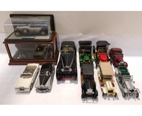 Franklin Mint &amp; Danbury Mint, a unboxed Group of Mixed Scale Vintage Vehicles. Includes 1925 Rolls Royce Silver Ghost wit