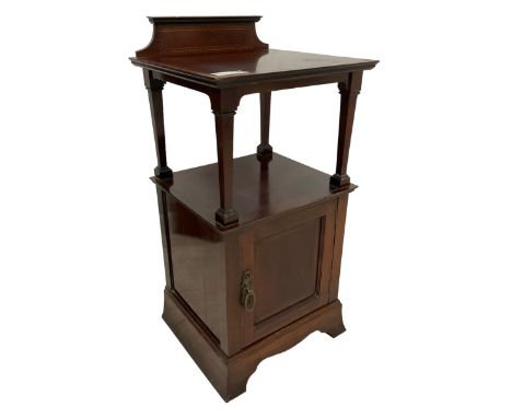Edwardian inlaid mahogany two-tier bedside cabinet, raised back, decorated with ebony and boxwood feathered stringing, panell