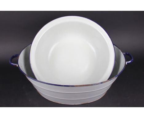 An enamel bowl and baby bath (2)