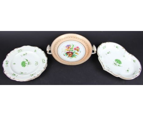 A 19th century Graingers Worcester twin handled comport, painted with pansies 27cm wide; and two pairs of Davenport dessert d