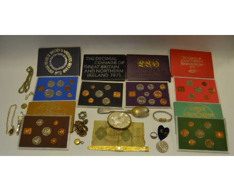 Coinage of Great Britain, sets 1970-75; a gold plated necklace; compact; a silver fiddle pattern spoon; an Albert chain, etc