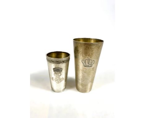 A pre WWI German military 800 standard silver stirrup cup engraved 'Tischgesellschaft des Feld Artl, Regts, Grossherzog' .10.