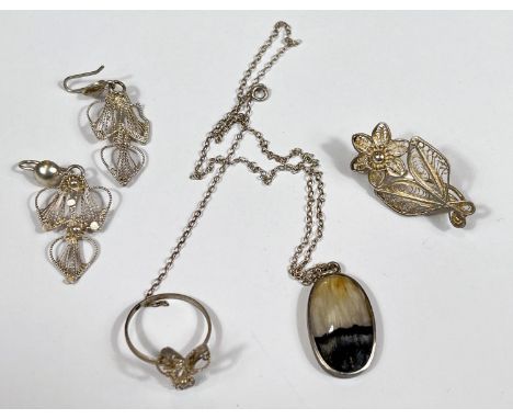 A hallmarked silver Blue John Pendant on chain; other pieces of white metal jewellery. 