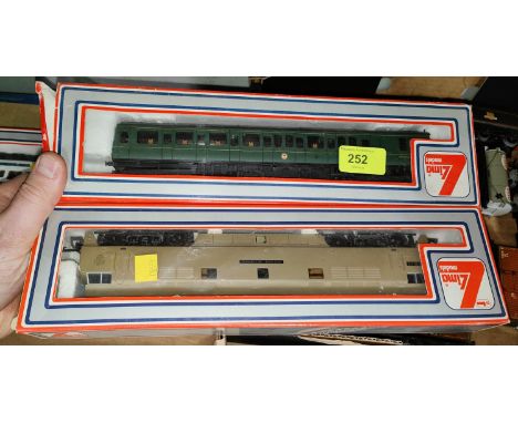 Lima model:&nbsp;'00' Gauge: six boxed locomotive or carriages; 205137 MWG, 205147 MWG, 205152 WG, 305332W, 205126 MWG &amp; 