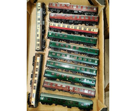 Twelve Bachmann 00 gauge carriages/cars some with green and maroon livery 
