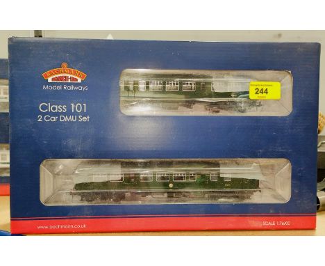 A Bachmann Branchline Class 101 2 car DMU set 32-286, 00 gauge, boxed 