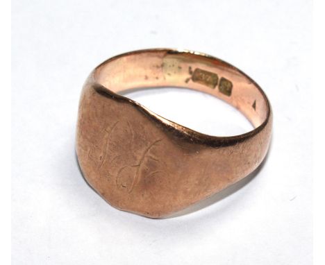 A gentleman's 9 carat gold ring 