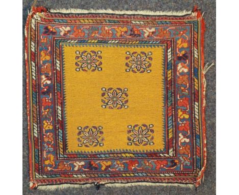 Shah - Savan Soumak Taschenfront antik. Gelbgrundig.37 cm x 39 cm. Handgeknüpft. Wolle auf Wolle. Naturfarben. Nach Angaben d