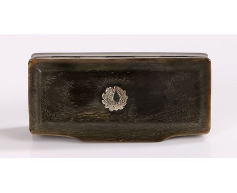 19th century horn snuff box and cover, of rectangular form, the lid inlaid with a silver wreath, 7.5cm wide