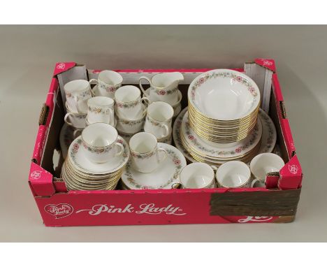 A Paragon Belinda pattern dinner service, plates, bowls, tea cups, etc, (Qty)