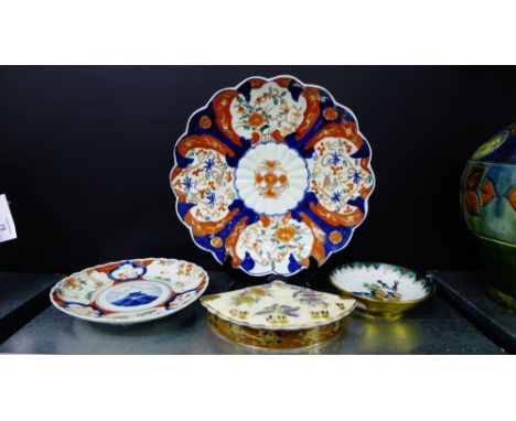 A collection of Japanese Imari chargers and plates together with a triangular trinket box and cover (7)