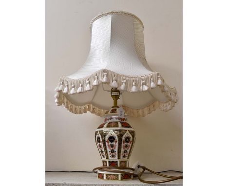 Royal Crown Derby 1128 table lamp with shade, second quality, no chips or cracks