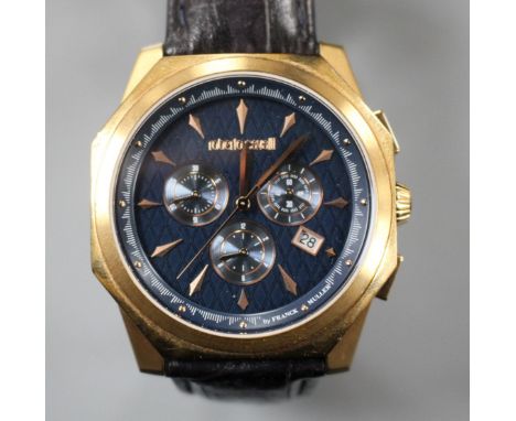 A gentleman's gilt steel Robert Cavalli quartz chronograph wrist watch, with box. Condition: Case diameter 44mm. Case back nu