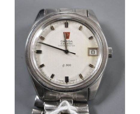 A gentleman's stainless steel Omega Electronic f300 chronometer wrist watch, on Omega bracelet. Condition: No box or paperwor