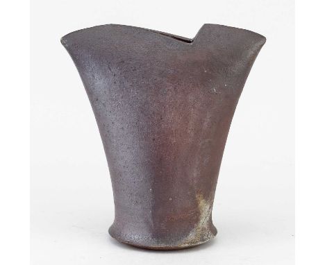 AKIHIKO KISHIMOTO; a wood fired stoneware axe shaped form, impressed mark, height 21cm.   Provenance: Purchased from the Harl