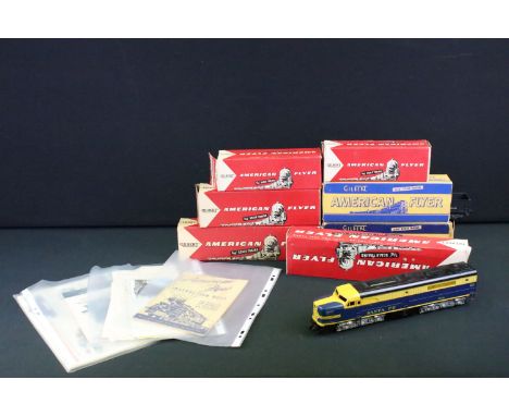Collection of boxed Gilbert 3/16 gauge model railway to include 2 x locomotives featuring Santa Fe B Unit, and 5 x items of r