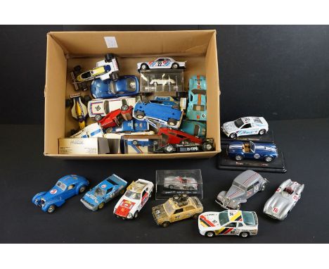 Collection of around 23 diecast models, mostly 1/24 scale or similar, to include Franklin Mint, Burago, Polistil, Majorette &