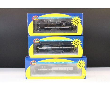 Three boxed HO scale locomotives to include 95183 Southern SD40-2 3245, 94024 Southern RS-3 Locomotive 2133 and 94706 Souther
