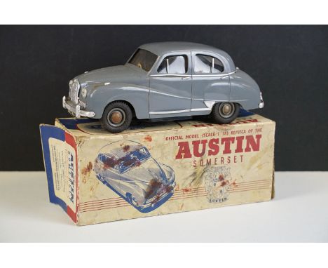 Boxed Victory Industries Austin A40 Somerset electric scale model, in grey, 1/18 scale, battery operated. (Model missing car 