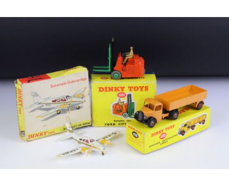 Three boxed Dinky diecast models to include 409 Bedford Articulated Lorry, 401 Coventry Climax Fork Lift Truck &amp; 715 Beec