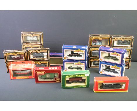 22 Boxed OO gauge items of rolling stock to include 13 x Palitoy Maibnline, 5 x Bachmann, 2 x Hornby, 1 x Replica and 1 x Air