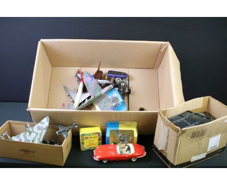 Collection of around 30 diecast models of varying scales, mostly planes, to include Corgi, Dinky, Unimax, Burago, etc, featur