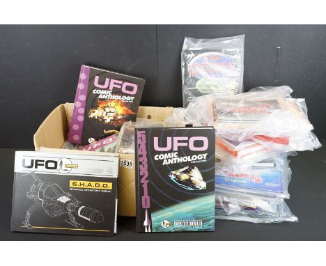 Collection of sci-fi tv related books &amp; annuals, mostly Gerry Anderson / Thunderbirds related examples, featuring Gerry A