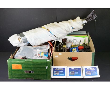 Quantity of OO gauge model railway accessories to include scenery, various track, boxed Metcalfe building kits, 3 x boxed Bac