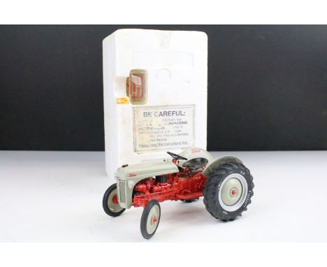 Danbury Mint 1952 Ford 8N tractor diecast model in original polystyrene packaging, diecast ex 