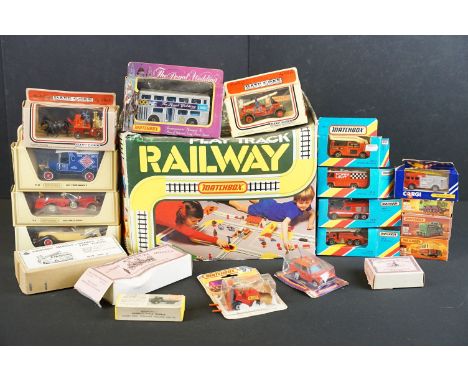 Group of boxed diecast models to include 9 x Matchbox featuring 4 x red/yellow stripe boxes, Langley Miniature Model kits, Ll