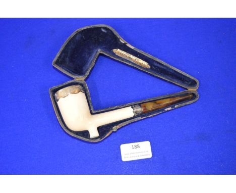 Cased Smoker's Pipe with Silver Rim and Ferule Hallmarked Chester 