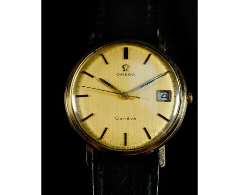 A GENTLEMAN’S 9CT GOLD OMEGA GENÉVE WRIST WATCH WITH DATECIRCA 1971 w HALLMARK, DIAL SIGNED OMEGAMovement: cal 613, manual wi