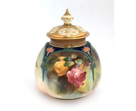 A c.1907 Royal Worcester "Hadley" rose painted pot pourri and cover, 11.5cmH