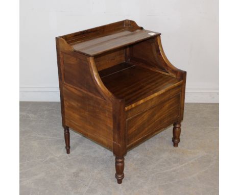 A George III mahogany 'Gillows' style commode, the interior vacant 77cm x 58.5cm x 49.5cm some marks etc.