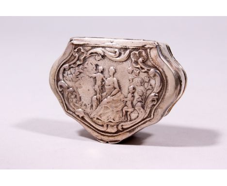 A CONTINENTAL SILVER SNUFF BOX, with embossed decoration to the lid. 2.5ins wide.