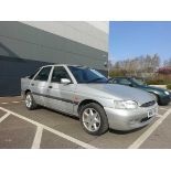 (W867 RLK) 2000 Ford Escort Finesse 5-door hatchback in silver, 1597cc petrol, 5-speed manual, first