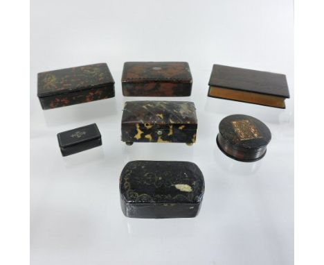 A George III simulated tortoiseshell snuff box, 7cm wide, together with two others, a Scottish tartan ware box and cover, a m