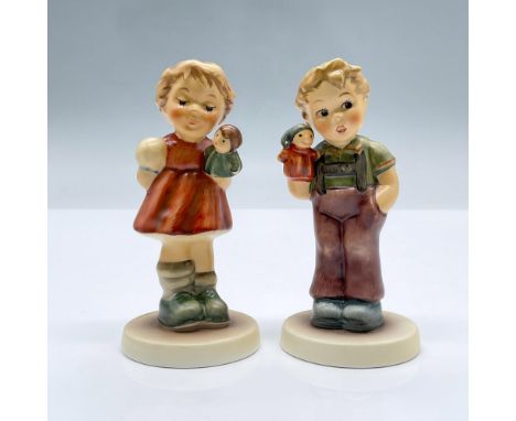 Features Puppet Princess 2103/A and Puppet Prince 2103/B porcelain figurines. M.I Hummel Club, Membership year 2001/2002. Thi