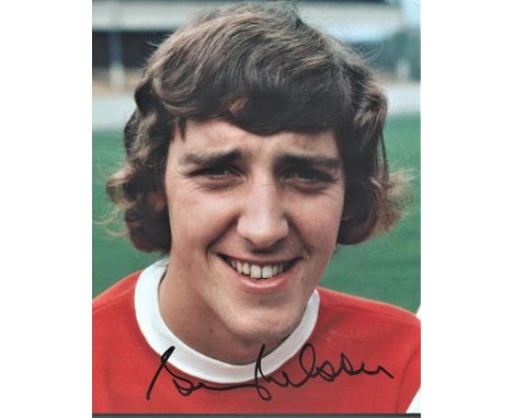 SAMMY NELSON signed Arsenal 8x10 Photo. Good condition. All autographs come with a Certificate of Authenticity. We combine po