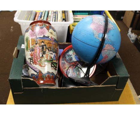 A TRAY OF HOUSEHOLD SUNDRIES, TO INCLUDE A LIGHT-UP GLOBE, ETC